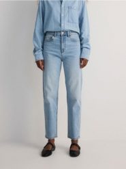 Jeansy mom fit slim - niebieski. Niebieskie jeansy damskie Reserved, bez wzorów, z bawełny. W wyprzedaży za 99.99 zł.