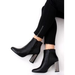 Botki na obcasie czarne 7673-GA Black. Czarne botki damskie ButyModne, z aplikacjami, z materiału, bez obcasa, na obcasie, bez zapięcia. Za 99.00 zł.