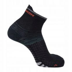 Skarpety do biegania Salomon Predict ankle odblaskowe paski wełna merino. Czarne skarpetki damskie Salomon, bez wzorów, z elastanu. Za 54.00 zł.