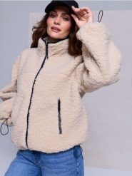 Kurtka teddy ze stójką i kieszeniami na zamek - kremowy. Białe kurtki sportowe damskie Sinsay, l, bez wzorów, bez ramiączek, bez kaptura. Za 89.99 zł.