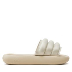 Klapki adidas. Brązowe klapki damskie Adidas, bez wzorów, bez obcasa, bez zapięcia. Za 199.99 zł.