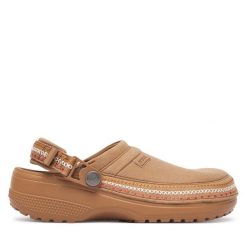 Klapki Crocs. Brązowe klapki damskie Crocs, bez wzorów, bez zapięcia. Za 319.99 zł.