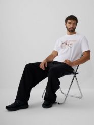 4F T-shirt regular z nadrukiem męski - biały L. Białe t-shirty męskie 4F, l, bez wzorów, z bawełny, bez kołnierzyka, bez ramiączek. Za 69.99 zł.