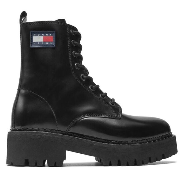 Trapery Tommy Jeans. Czarne trapery damskie Tommy Jeans, z jeansu, bez zapięcia. Za 799.99 zł.