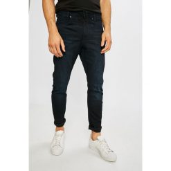 G-Star Raw - Jeansy D-Staq. Niebieskie jeansy męskie G-Star Raw, z bawełny. W wyprzedaży za 449.90 zł.