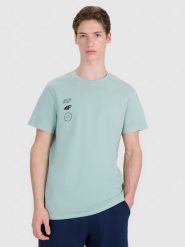 4F T-shirt regular z nadrukiem męski - turkusowy S. Niebieskie koszulki sportowe męskie 4F, m, bez wzorów, z bawełny, bez ramiączek. Za 59.99 zł.