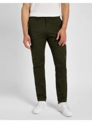 LEE MĘSKIE SPODNIE MATERIAŁOWE SLIM CHINO OLIVE NIGHT 112355772 L71L016192. Zielone eleganckie spodnie męskie Lee, bez wzorów, z materiału. Za 229.99 zł.