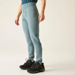 Damskie legginsy trekkingowe Torrek. Zielone legginsy damskie Dare 2B, bez wzorów, z elastanu. Za 119.99 zł.