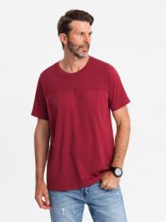 T-shirt LOOSE FIT męski z kieszonką – czerwony V3 OM-TSCT-0171 - XXL. Czerwone t-shirty męskie Ombre Clothing, l, z aplikacjami, z bawełny, bez kołnierzyka, bez ramiączek. W wyprzedaży za 24.99 zł.