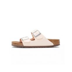 Klapki damskie Birkenstock Arizona Vegan BF. Brązowe klapki damskie Birkenstock, bez wzorów, z materiału, bez obcasa, bez zapięcia. Za 464.85 zł.