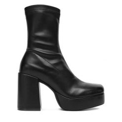 Botki DeeZee. Czarne botki damskie DeeZee, bez wzorów, bez obcasa, na słupku, bez zapięcia. Za 219.99 zł.