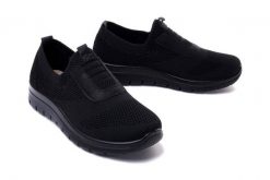 ARTIKER RELAKS 48C1322 czarny, półbuty damskie. Czarne półbuty damskie Artiker Relaks, bez wzorów, bez obcasa, bez zapięcia. Za 124.90 zł.