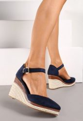 Granatowe Sandały na Plecionym Koturnie ze Sprzączką Catlinna. Niebieskie sandały damskie Renee, bez wzorów, bez obcasa, na koturnie, bez zapięcia. Za 119.99 zł.