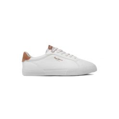 Sneakersy damskie Pepe Jeans Kenton Max. Białe obuwie sportowe damskie Pepe Jeans, bez wzorów, z jeansu, bez zapięcia, trekkingowe. Za 267.80 zł.