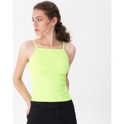 Top basic - Zielony. Zielone topy damskie House, l, bez wzorów, bez kołnierzyka, bez ramiączek. W wyprzedaży za 9.99 zł.