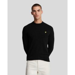 Sweter z okrągłym dekoltem Lyle & Scott Lambswool Blend. Czarne swetry męskie LYLE AND SCOTT, na zimę, m, bez wzorów, z wełny, eleganckie, bez kołnierzyka, bez ramiączek. Za 425.15 zł.