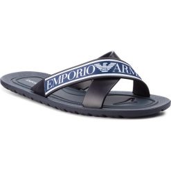 Klapki EMPORIO ARMANI - X4P079 XL293 A044 Blue/White/Night. Niebieskie klapki męskie Emporio Armani, bez wzorów, z tworzywa sztucznego, bez zapięcia. W wyprzedaży za 269.00 zł.