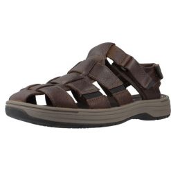 Sandały CLARKS SALTWAY COVE Brązowy. Brązowe sandały męskie Clarks, bez wzorów, ze skóry, sportowe, bez zapięcia. W wyprzedaży za 445.60 zł.