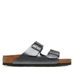 Klapki Birkenstock. Szare klapki damskie Birkenstock, bez wzorów, bez obcasa, bez zapięcia. Za 399.99 zł.