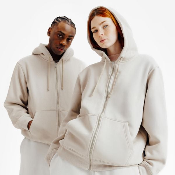 Bluza na suwak unisex Elementals. Brązowe bluzy damskie Decathlon, uniwersalny, bez wzorów, z bawełny, bez ramiączek, z kapturem. Za 199.99 zł.