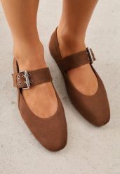 Jasnobrązowe Balerinki Vices ze Skórzaną Wkładką i Szerokim Paskiem ze Sprzączką Rilucea. Brązowe balerinki damskie Born2be, bez wzorów, z jeansu, rockowe, bez obcasa, na płaskiej podeszwie, bez zapięcia. Za 69.99 zł.