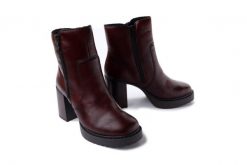 RIEKER Y4155-35 red, botki damskie. Czerwone botki damskie Rieker, na zimę, bez wzorów, z wełny, bez obcasa, na obcasie, bez zapięcia. Za 419.90 zł.