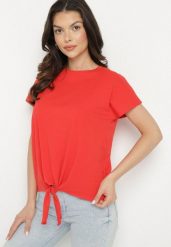 Czerwony T-shirt z Bawełny z Ozdobnym Wiązaniem Sunitra. Czerwone t-shirty damskie Born2be, l, bez wzorów, z bawełny, klasyczne, bez kołnierzyka, bez ramiączek. Za 29.99 zł.