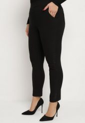 Czarne Bawełniane Spodnie Skinny z Gumką w Talii Arinka. Czarne spodnie materiałowe damskie Born2be, z aplikacjami, z bawełny, eleganckie. Za 34.99 zł.