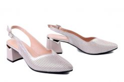 BOCCATO 049.7000 bej saten, czółenka damskie. Brązowe czółenka damskie Boccato, na lato, bez wzorów, ze skóry, bez obcasa, na obcasie, bez zapięcia. Za 314.41 zł.