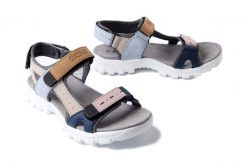 ARTIKER RELAKS 56C1248 multikolor, sandały damskie. Niebieskie sandały damskie Artiker Relaks, bez wzorów, bez obcasa, bez zapięcia. Za 153.93 zł.