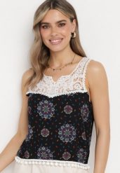 Czarno-Niebieski Wiskozowy Top Koszulka bez Rękawów z Koronkową Górą i Wykończona Pomponami Comoria. Czarne topy damskie Born2be, l, bez wzorów, z koronki, eleganckie, bez kołnierzyka, bez ramiączek. Za 4.99 zł.