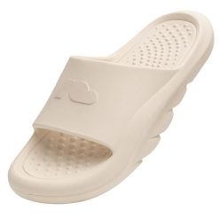 Klapki Kubota Futuro Cloud. Brązowe klapki męskie Kubota, bez wzorów, z materiału, bez zapięcia. Za 139.99 zł.