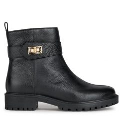 Botki Geox. Czarne botki damskie Geox, bez wzorów, bez obcasa, na płaskiej podeszwie, bez zapięcia. Za 699.99 zł.