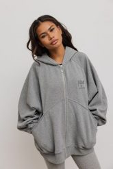 Bluza typu oversize z HAFTEM, w kolorze GREY MELANGE- DALLAS-UNI. Szare bluzy damskie Marsala, m, bez wzorów, z bawełny, sportowe, bez ramiączek, z kapturem. Za 349.90 zł.