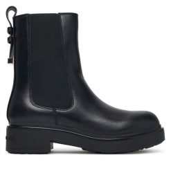 Botki Armani Exchange. Czarne botki damskie Armani Exchange, bez wzorów, bez obcasa, na płaskiej podeszwie, bez zapięcia. Za 1,129.00 zł.
