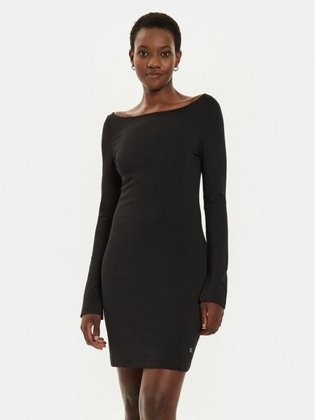 Calvin Klein Jeans Sukienka codzienna J20J224162 Czarny Slim Fit. Czarne sukienki damskie Calvin Klein Jeans, na co dzień, m, bez wzorów, z jeansu, bez kołnierzyka, bez ramiączek, proste. Za 249.99 zł.