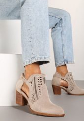 Jasnobeżowe Ażurowe Botki Vices na Słupku w Stylu Kowbojek Ozdobione Wycięciem Isfedi. Brązowe botki damskie Renee, w ażurowe wzory, z jeansu, eleganckie, bez obcasa, na obcasie, bez zapięcia. Za 129.99 zł.
