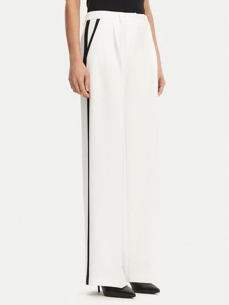 Maryley Spodnie materiałowe 25EB566/43BN Biały Regular Fit. Białe spodnie materiałowe damskie Maryley, bez wzorów, z materiału. Za 179.99 zł.