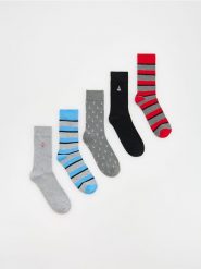 5 pack skarpet - czerwony. Czerwone skarpety męskie Reserved, bez wzorów. W wyprzedaży za 32.99 zł.