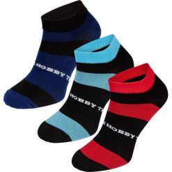 Skarpetki Sportowe Męskie krótkie trójpak EXTREME HOBBY STRIPES 3-pack. Czerwone buty sportowe męskie EXTREME HOBBY, bez wzorów. Za 69.00 zł.