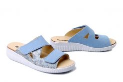 DR. BRINKMANN 701109-51 mittelblau , klapki damskie. Niebieskie klapki damskie Dr. Brinkmann, na lato, bez wzorów, ze skóry, bez obcasa, bez zapięcia. Za 263.42 zł.