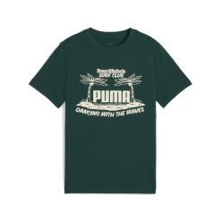 Młodzieżowa koszulka Mid 90s z grafiką PUMA Dark Myrtle Green. Zielona bluzki damskie Puma, m, bez wzorów, z gumy, młodzieżowe, bez kołnierzyka, bez ramiączek. Za 55.99 zł.