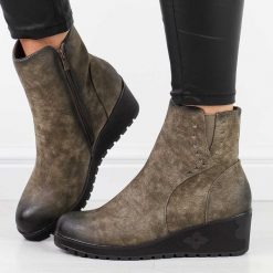 Khaki zimowe botki damskie na koturnie M.Daszyński Sa207-6. Brązowe botki damskie M.Daszyński, na zimę, bez wzorów, z nubiku, bez obcasa, na koturnie, bez zapięcia. Za 179.00 zł.