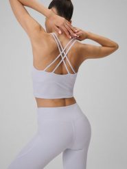 4F Crop-top do jogi szybkoschnący damski - fioletowy S. Fioletowe topy damskie 4F, s, bez wzorów, ze skóry, bez kołnierzyka, bez ramiączek. Za 119.99 zł.