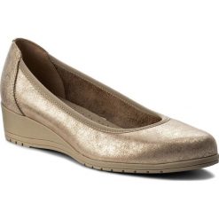 Półbuty LASOCKI MARKIZA-01. Żółte półbuty damskie Lasocki, bez wzorów, z nubiku, bez obcasa, bez zapięcia. W wyprzedaży za 119.99 zł.