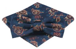Mucha Męska z Poszetką - Alties - Ciemnoniebieska w Róże. Niebieskie krawaty i muchy Alties, bez wzorów, eleganckie. Za 54.00 zł.