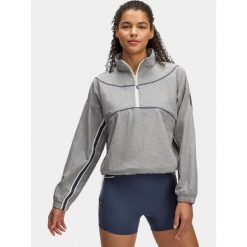Kurtka do biegania damska Under Armour UA Run 96. Białe kurtki sportowe damskie Under Armour, s, bez wzorów, bez ramiączek, bez kaptura, do biegania. Za 429.00 zł.