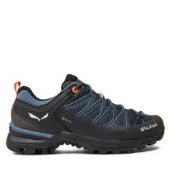 Trekkingi Salewa. Czarne obuwie trekkingowe damskie Salewa, z gore-texu, bez zapięcia. Za 739.99 zł.