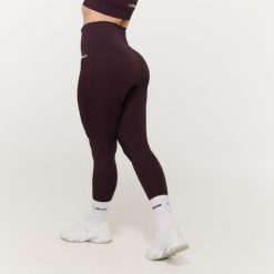 Legginsy damskie fitness bezszwowe z wysokim pasem Eclipse. Fioletowe legginsy damskie GYMBEAM, bez wzorów, z elastanu. Za 131.90 zł.