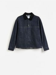 Jeansowa kurtka z kołnierzem - granatowy. Niebieskie kurtki męskie Reserved, l, bez wzorów, z denimu, bez kaptura. Za 169.99 zł.